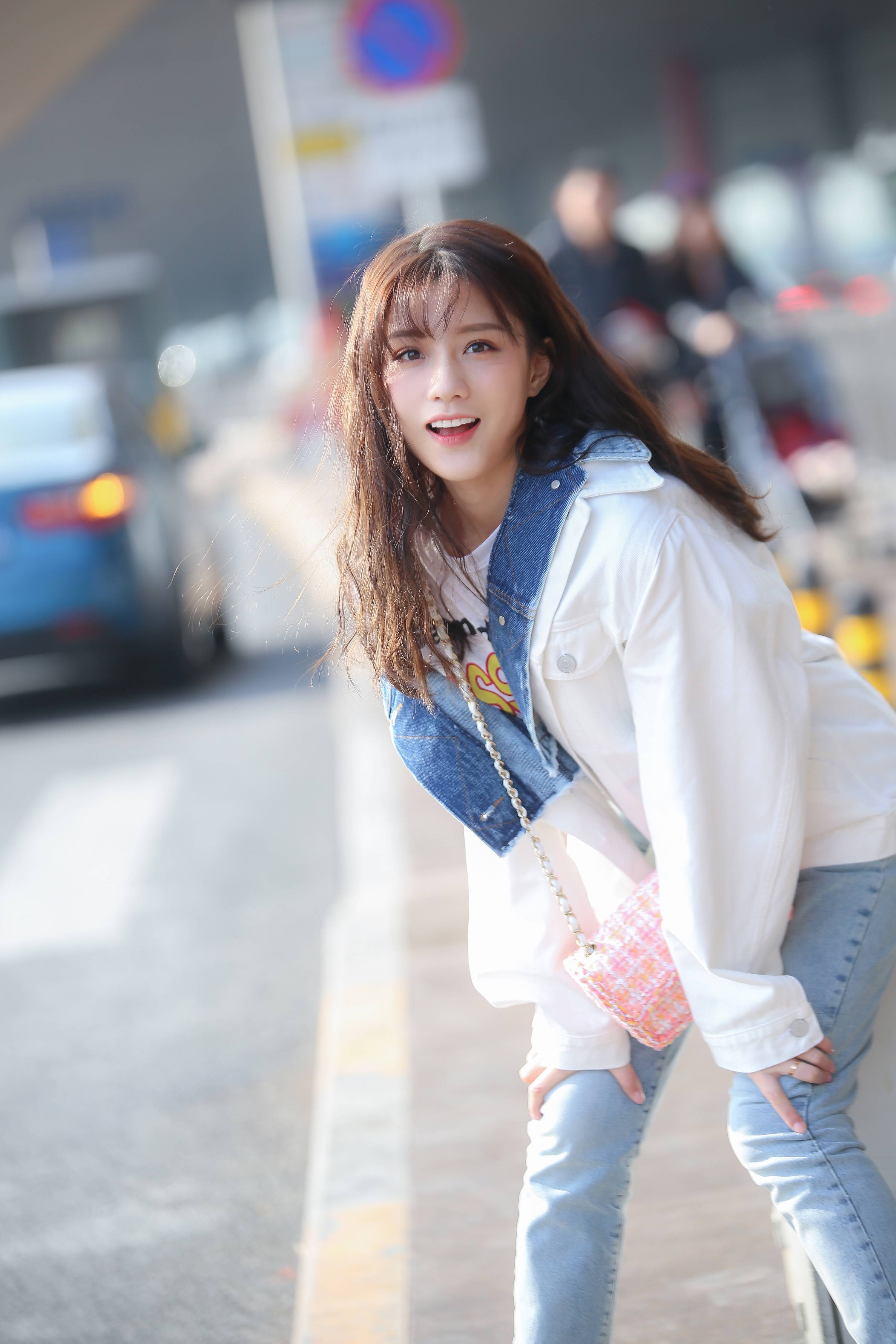 卫衣|"白富美"陈意涵私服超会穿,贝雷帽打造复古高贵,元气美少女