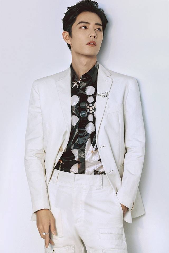 龚俊|10位男神白西装！李现帅上热搜，龚俊、杨洋化身「白马王子」根本言情小说男主