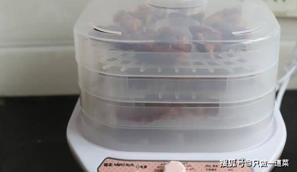 做法|教您在家做牛肉干，香味足不油腻，女人追剧男人下酒，唇齿留香