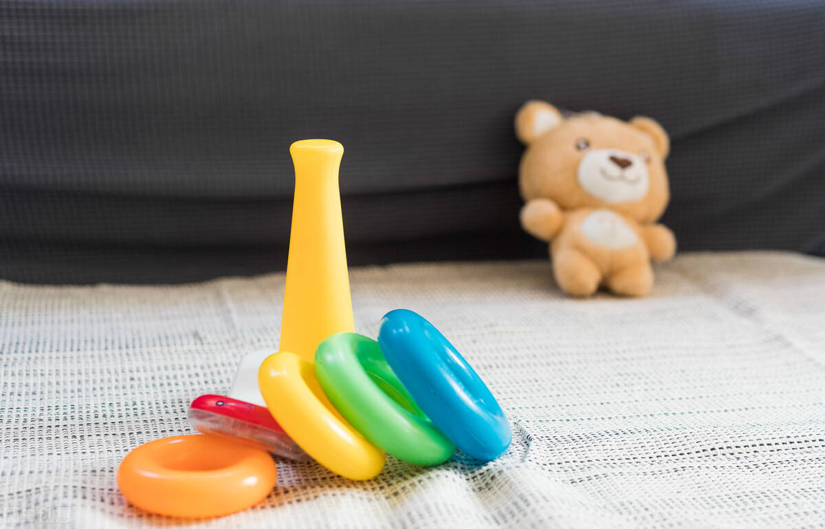 怎么教小孩自己拿勺子吃饭 57dab514ada848c58e4680ce20106ebb.jpeg