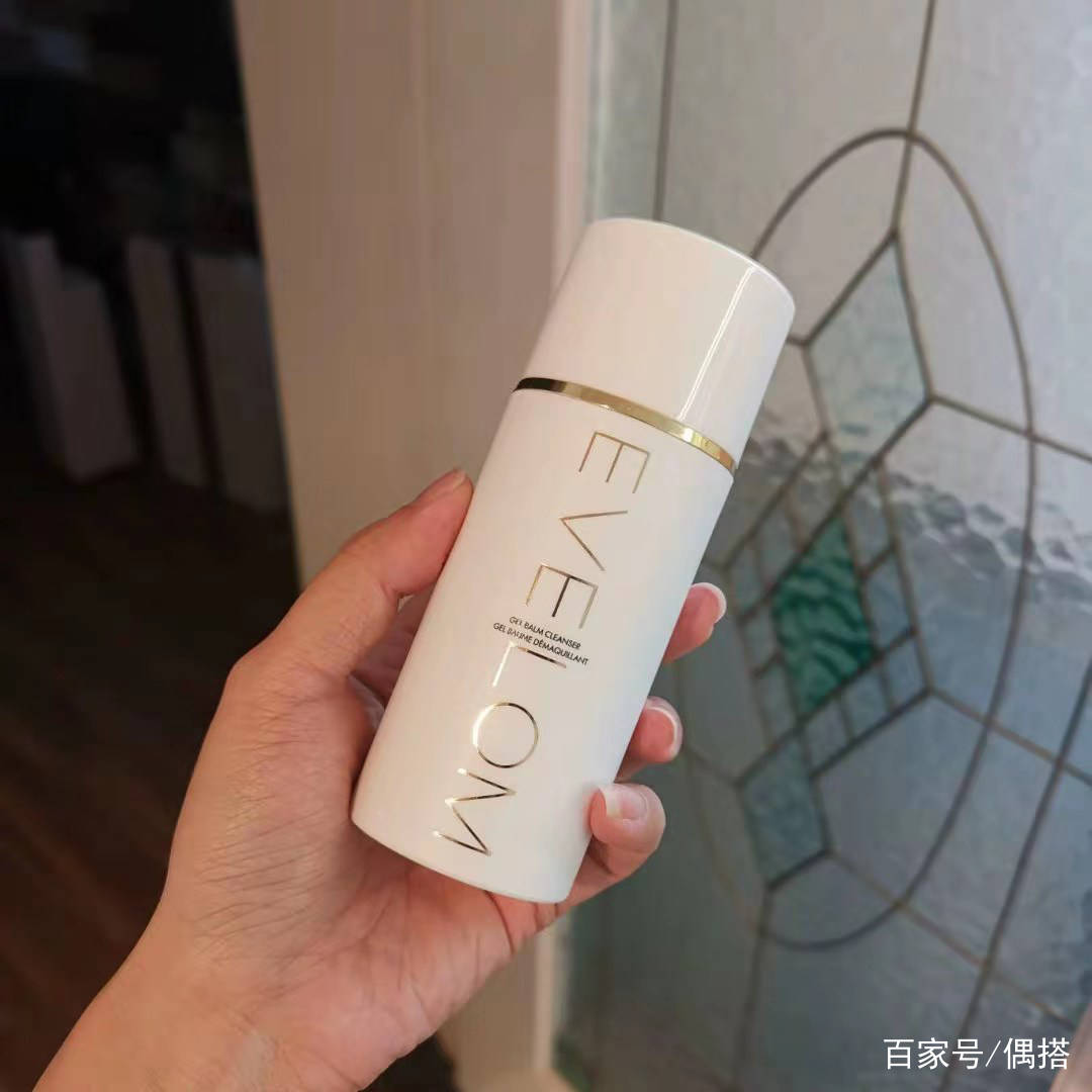 进行|睡前做好这几招，告别暗沉肌，拥有明星般的减龄肌，网友：学习了