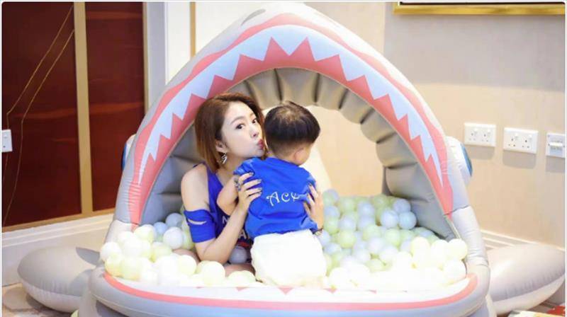 生日怎么邀请朋友参加 9d575d1574404b48a55a6cc9762b321c.jpeg