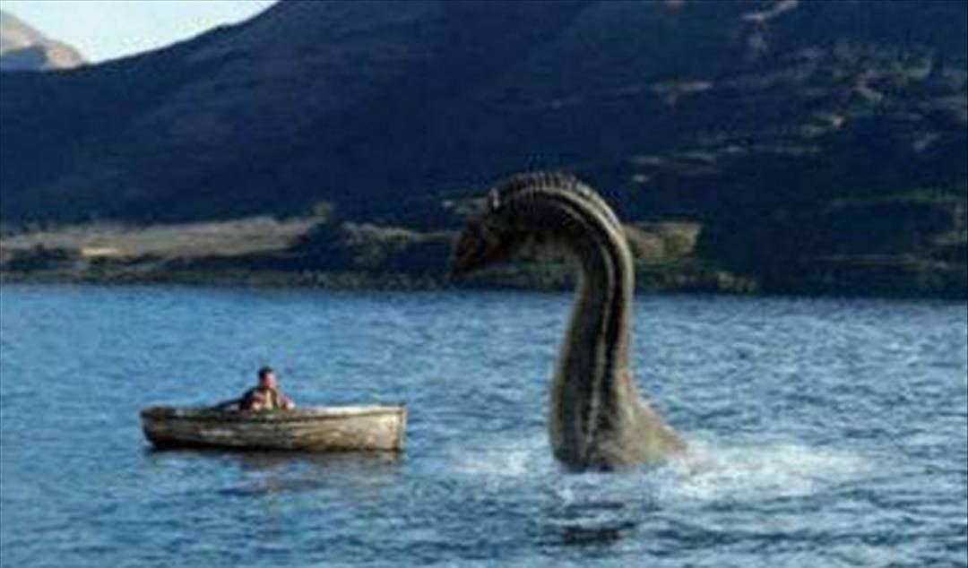 年第7次目击事件 尼斯湖出现黑色巨大生物 水怪又出现了 湖水