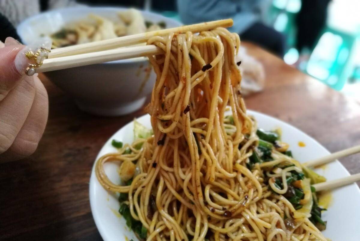 生煎包|人均6元,早餐都能吃点啥?在上海吃不饱,在河南能吃到打饱嗝