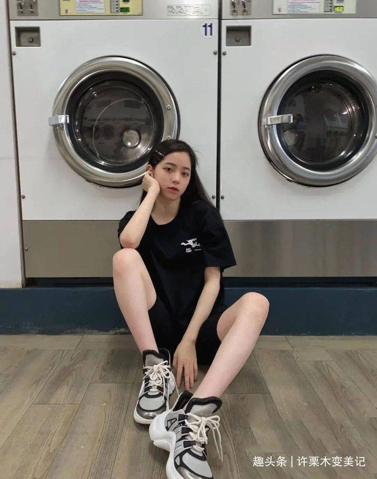 身材|“会穿”比好看更重要！掌握T恤的“穿搭法则”，显瘦减龄还时髦