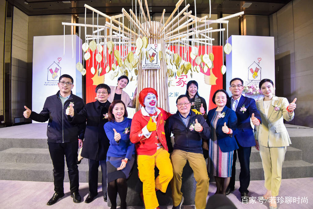 身材|吴敏霞太厉害了，事业红火爱情顺利，身材也很好，看着不像退役了
