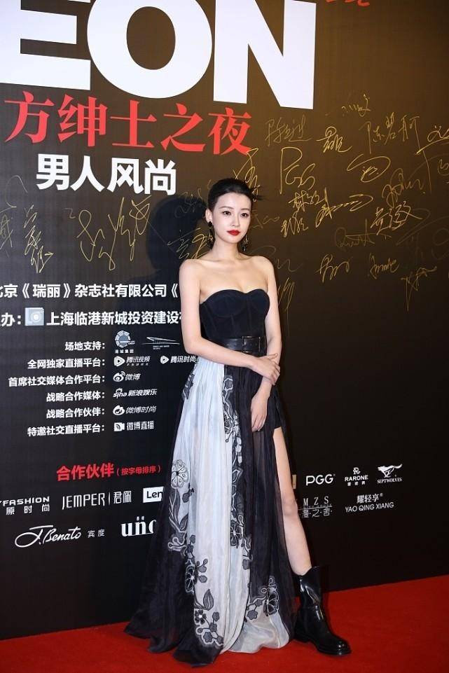 形象|孙怡真是“又野又纯”，辣妹造型很有个性，不规则时尚更高级