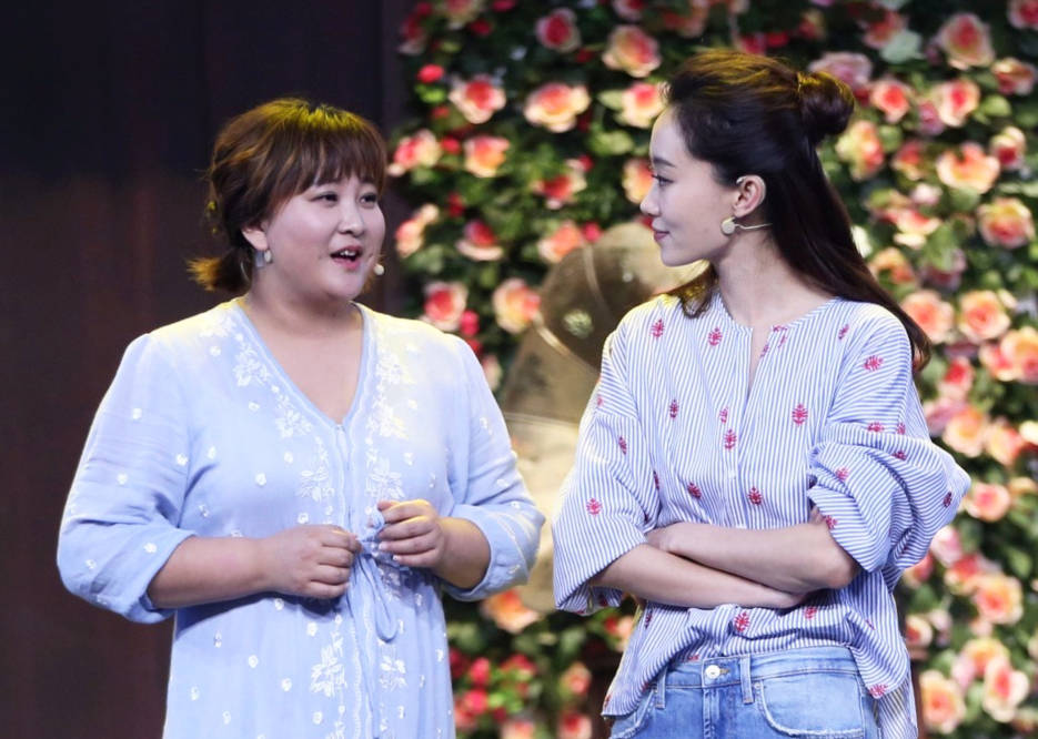 因为|50亿票房，张小斐走上神坛，中国电影，摊上好事了吗？？