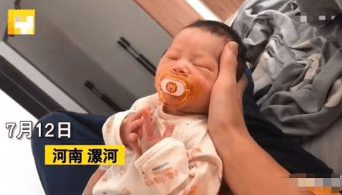 因为|大一男生放暑假打开家门呆住，39岁妈妈偷摸生了二胎，真哭笑不得