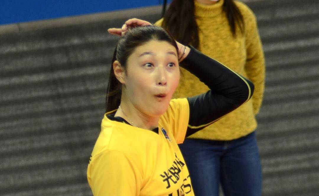 金软景被霸凌姐妹花伤透,将再次加盟上海女排,时隔四年重返排超!