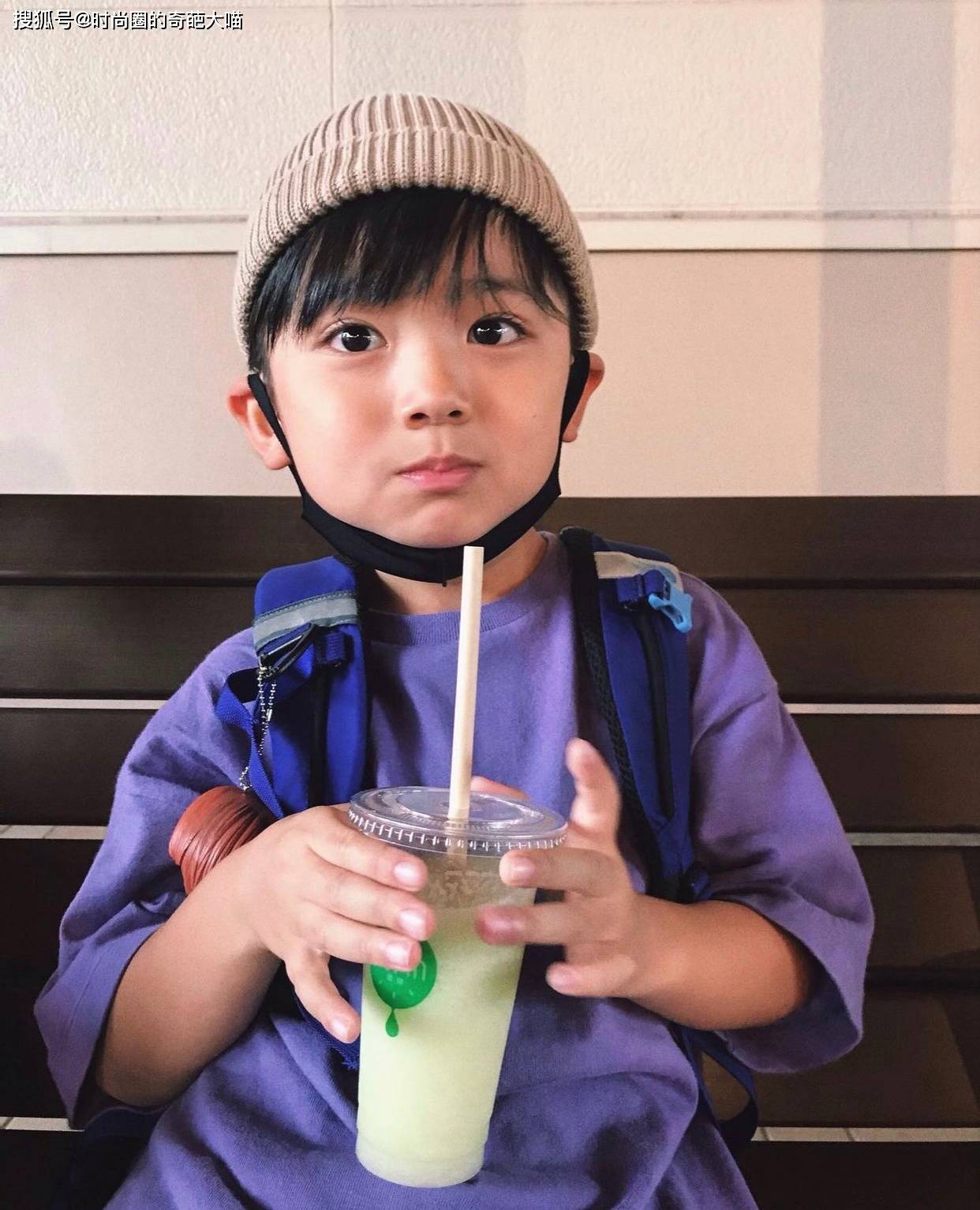 眼睛|精致得像娃娃?软萌可爱被无数人当头像,造型打扮更是镜头感十足