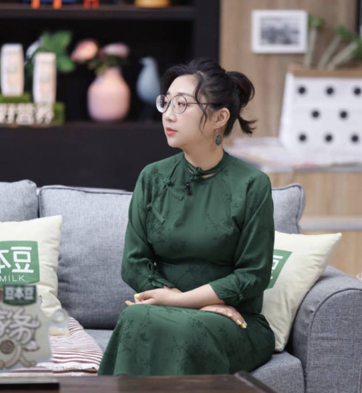 杨天真|胖女人不适合穿旗袍？看杨天真就知道，150斤照样穿得优雅贵气