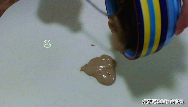 做法|这个早餐，老人和孩子都喜欢吃，饼皮酥脆，内里柔软，做法也简单