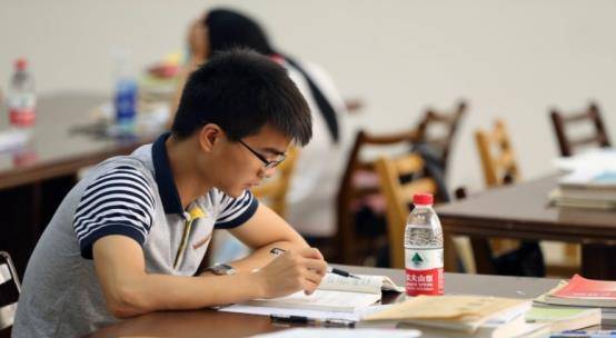 计算机考研难度排行榜_高校考研难度排行,上海交通大学难度“加大”,清华难度稳居第一