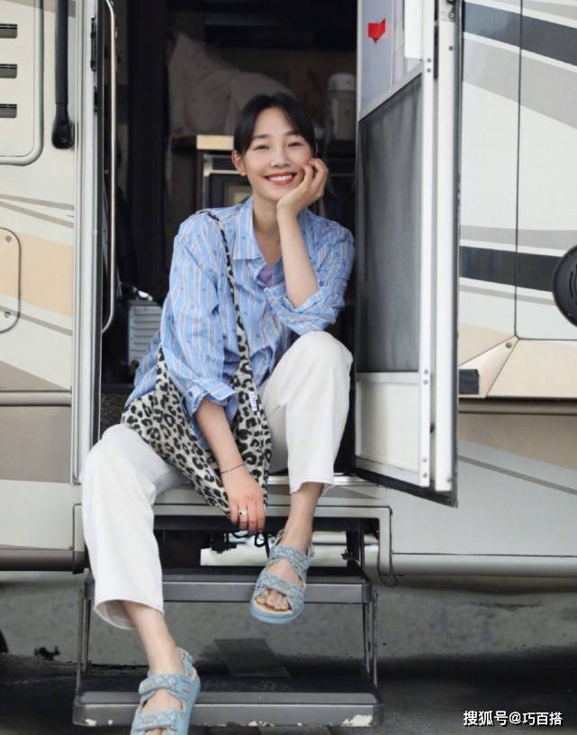 真高|白百何私服借鉴性真高，休闲时尚又舒适，上班上学都能学