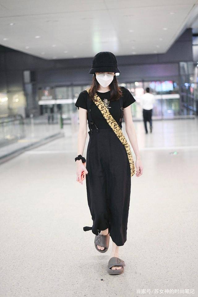 曲线|钟楚曦的衣橱里，藏着各个身材的百搭单品，不愧是“人间富贵花”