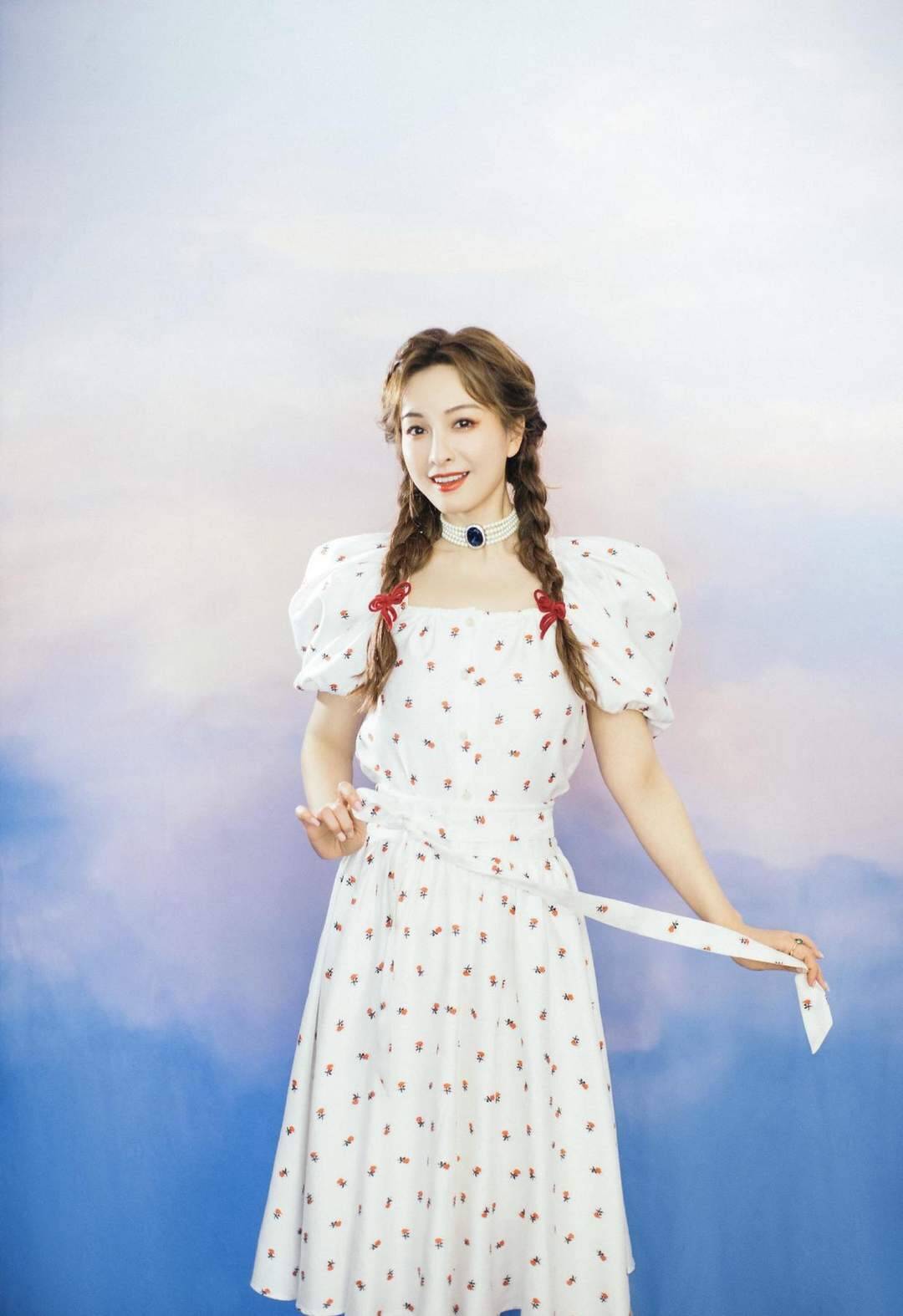 成功|吴昕终于有自己风格，成功带火了“成熟少女风”，可甜可盐美出圈