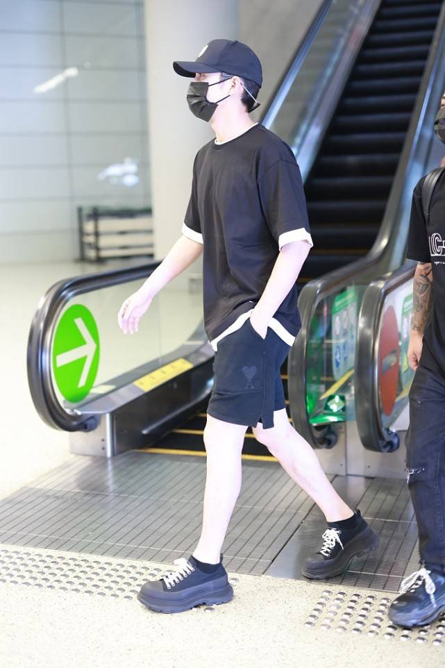 原创183cm张彬彬打造时髦范经典款也穿得很亮眼这6组搭配见衣品