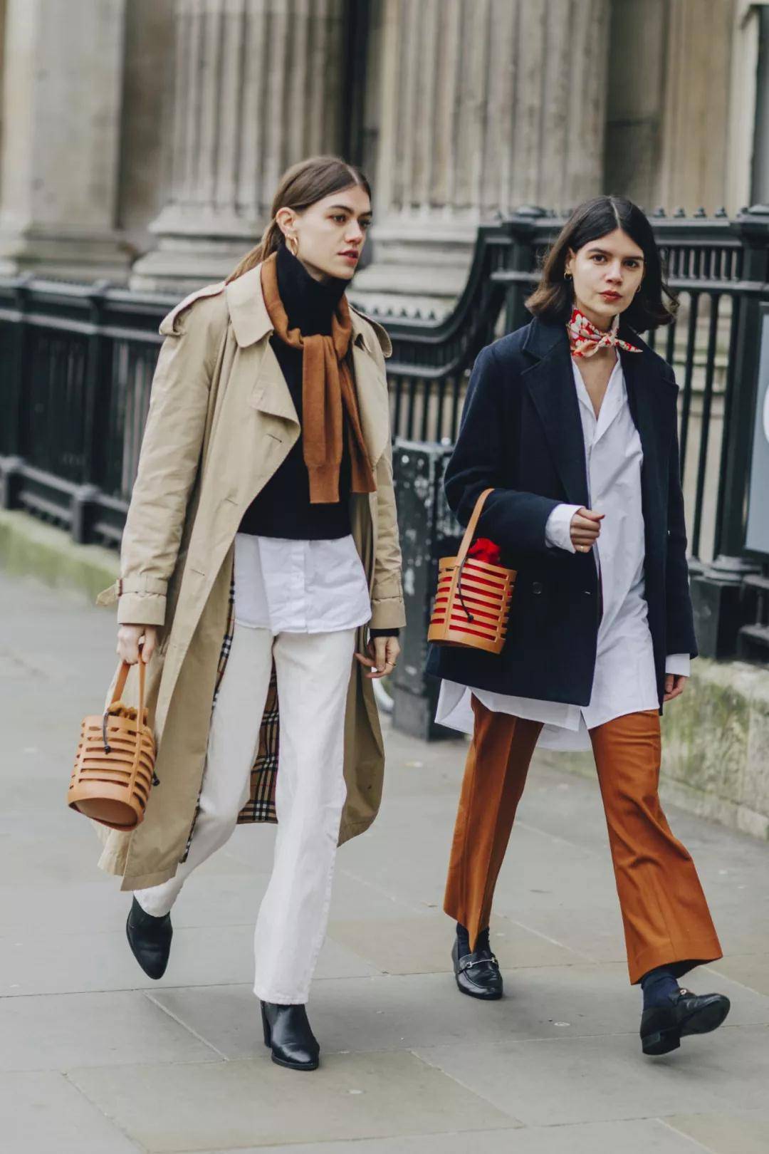 大衣|入夏先别买打底衫,瞧瞧明星都穿的“堆堆领针织衫”,谁穿谁美