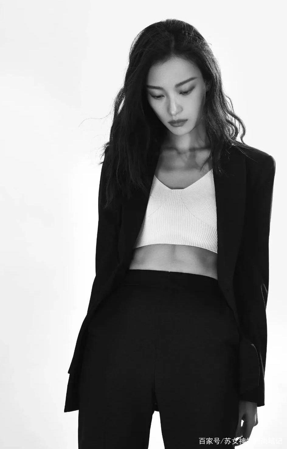 感觉|不管穿裙子还是裤子,最好别配卫衣,跟着倪妮这样穿,漂亮极了