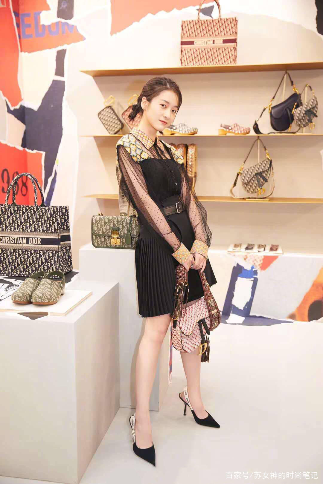 女生|真正见过世面的女人，都不背水桶包，今年流行“马鞍包”，超高级