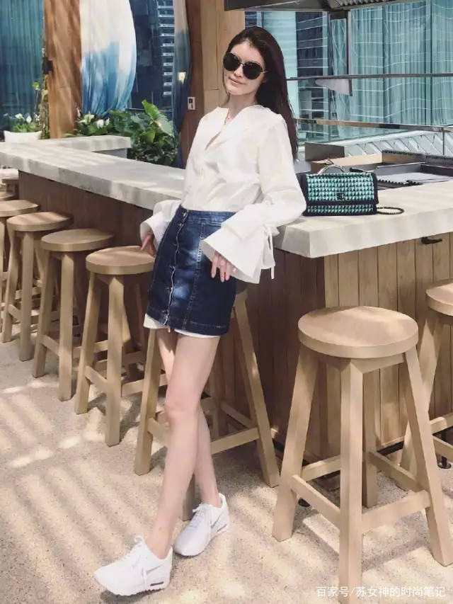 衬衣|夏天穿裙子别搭安全裤，今年流行“裙子套裙子”的穿法，洋气时髦