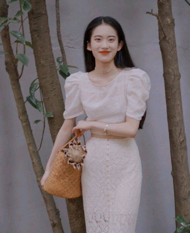 腰围|女生的服装穿搭很有讲究，穿对了不仅显高又显瘦，而且优雅又大气
