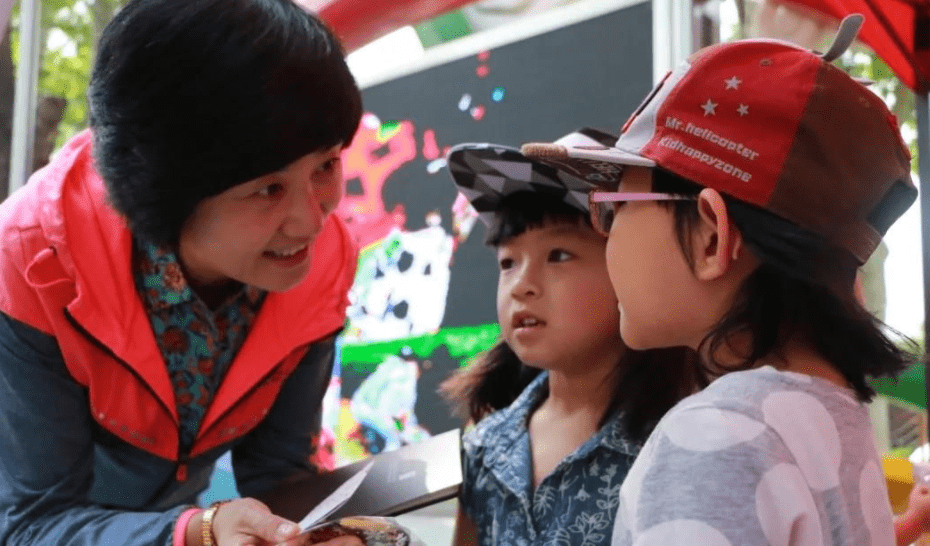 家长|幼儿园老师晒午餐照，家长发现猫腻并截图质问，班级群瞬间炸锅