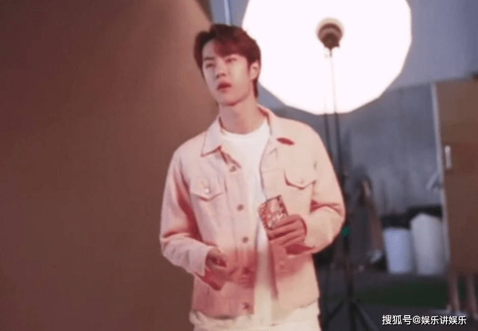 摩托|肖战王一博告诉你:撞衫会上热搜,但是撞衣柜不会!