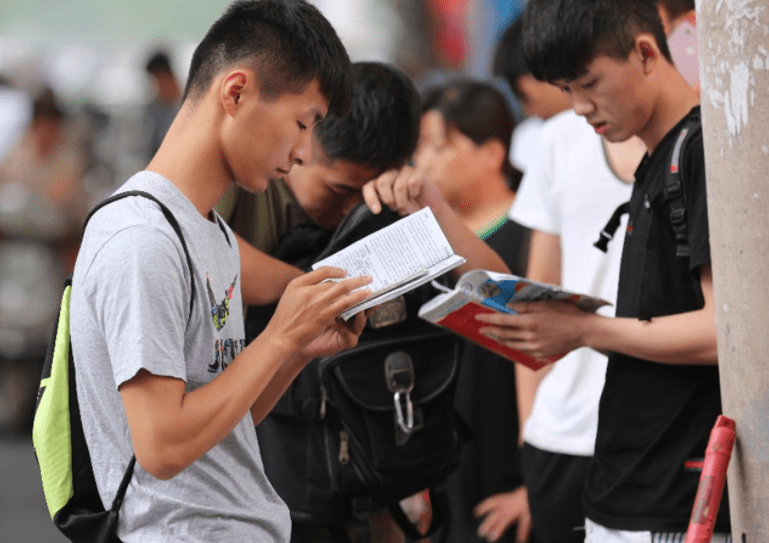 高考落榜生找大学_高考落榜生的十大出路选择_高考落榜想读大学