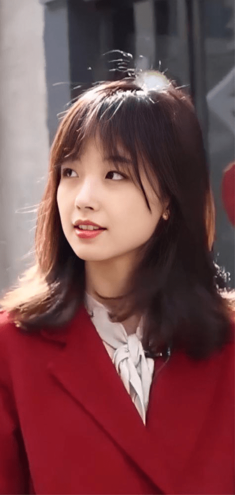 李思思|王冰冰的小方脸感觉真挺可爱，与瓜子脸的李思思同框，都挺美