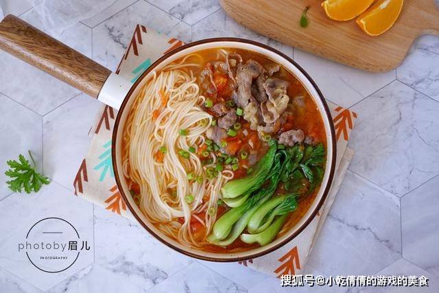 加入适量|天寒地冻，早餐必须来碗热汤面，别看简单营养可不缺，吃完舒坦！