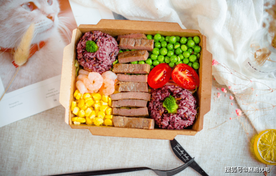 蔬菜|号称低卡低脂的轻食,真的能越吃越“轻”吗?