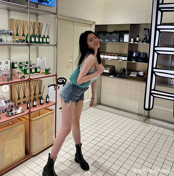 王文|华谊千金恋上富二代快速发福，腰粗腿粗变丰满，强行P图手变形了