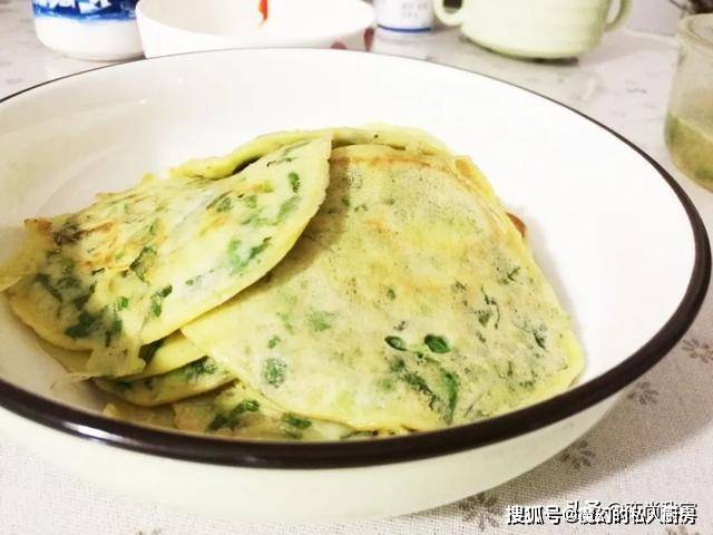 蔬菜|不用揉面和发面的蔬菜鸡蛋饼，早餐花10多分钟就做一大盘