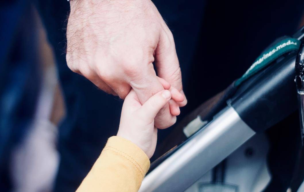 岳母|岳母让女婿照顾8岁小舅子，女儿却反问：那俺肚子里的孩子谁养？