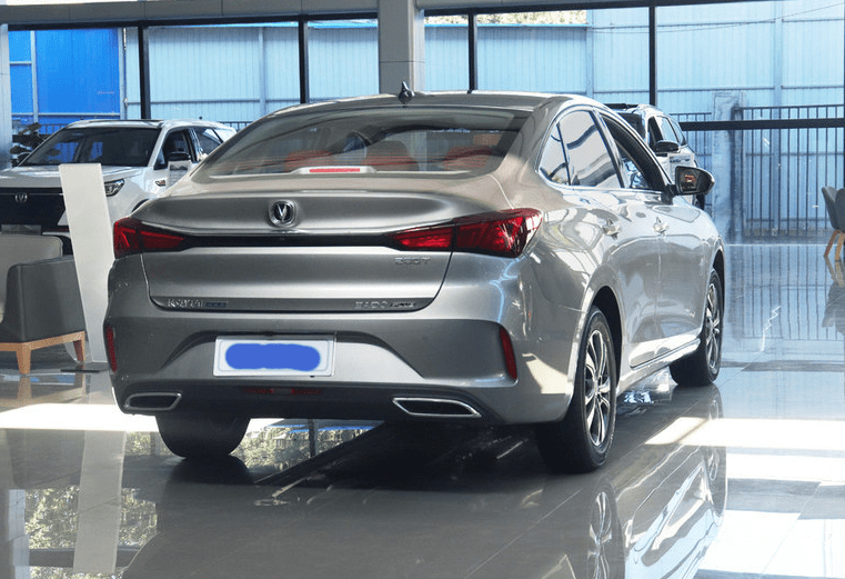 到店看21款逸动plus感受下销冠的实力