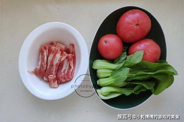 加入适量|天寒地冻，早餐必须来碗热汤面，别看简单营养可不缺，吃完舒坦！