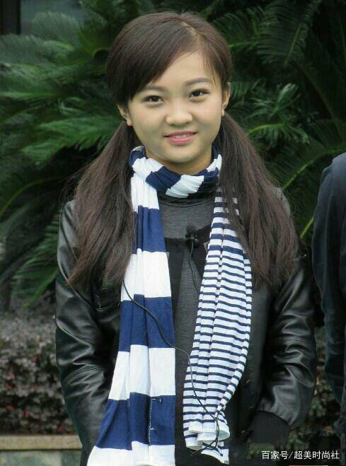 成长|被妈妈误导与操控？林妙可穿牡丹印花裙太显老，21岁活成41岁