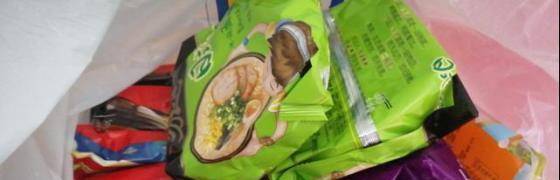 因为|桶装方便面，为什么比袋装贵三块，得知贵在这儿，我宁愿吃桶装