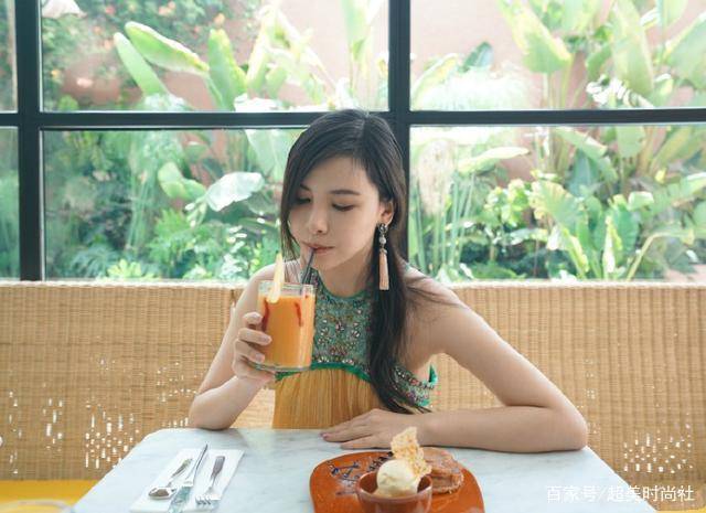 活动|曾被渣男骗钱骗感情？豪气名媛变网红，Baby借穿的礼服她随便买