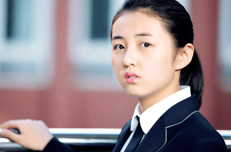 眼睛|眼睛不大但很美的女明星，我只服这3位！笑起来太迷人了