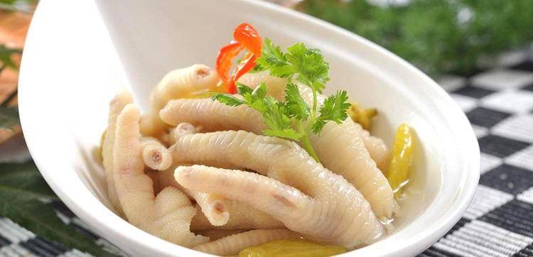 因为|好吃到“飙泪”的香辣零食,辣到流汗才过瘾,第三种你肯定吃过