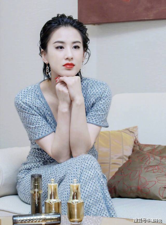 黄圣依|带资进组的辣妈，黄圣依的时尚秘诀，保持好身材怎么穿都有型