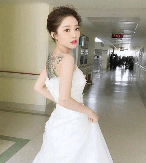 喻言很|THE9成员穿婚纱，虞书欣公主范，喻言很个性，看到她：缺新郎吗?