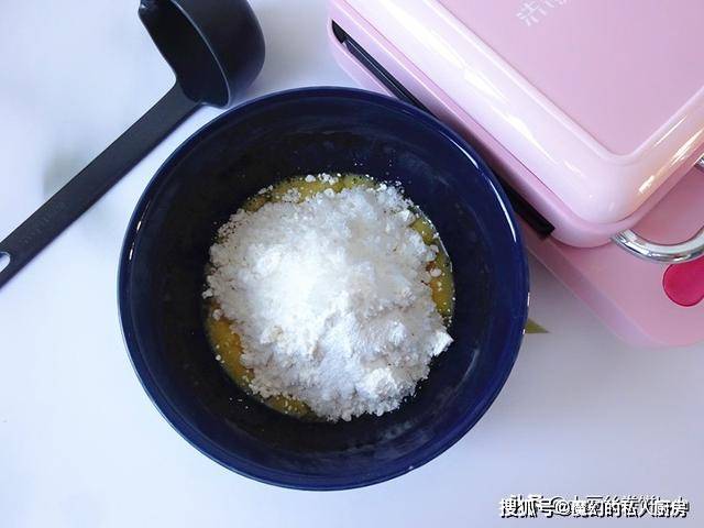 做法|这小点心5分钟一盘，冷热不同的口感太好吃，明天早餐还吃它