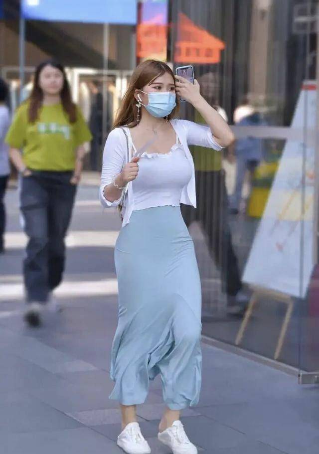 长袖连衣裙怎么搭配打底裤 1da49363f69f47adbc90823e0ee0e4bb.jpeg