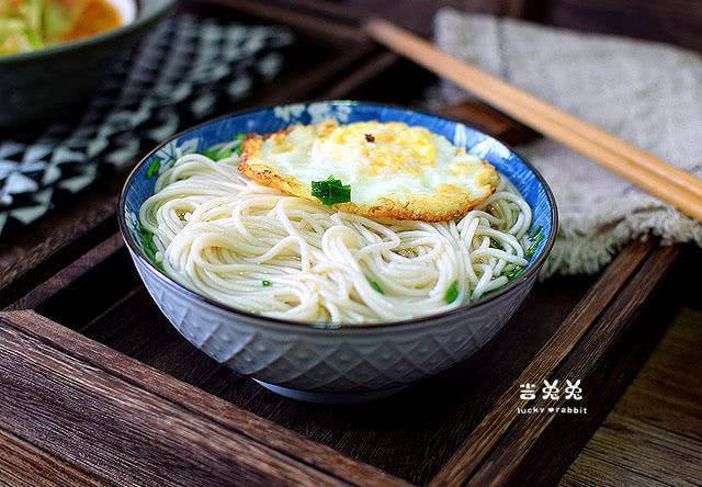 葱花|天冷了，早餐吃一碗面，暖胃又暖心，吃完一天精神好，工作也有劲