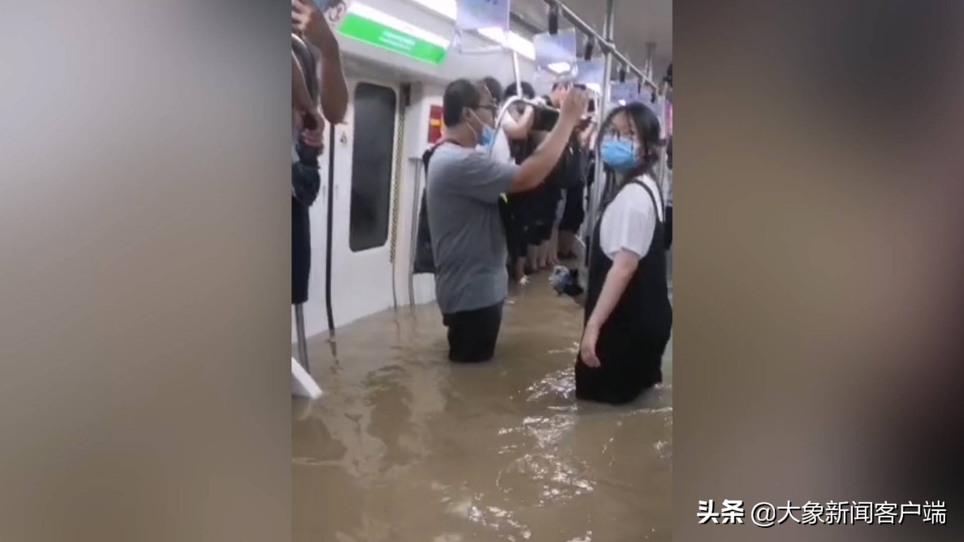 郑州地铁被困者讲述惊魂120分钟（怕自己再也上不来了）  第1张