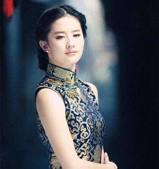 小龙女|旗袍才是真的美，杨幂刘亦菲穿上后气质立变，倪妮比较与众不同！